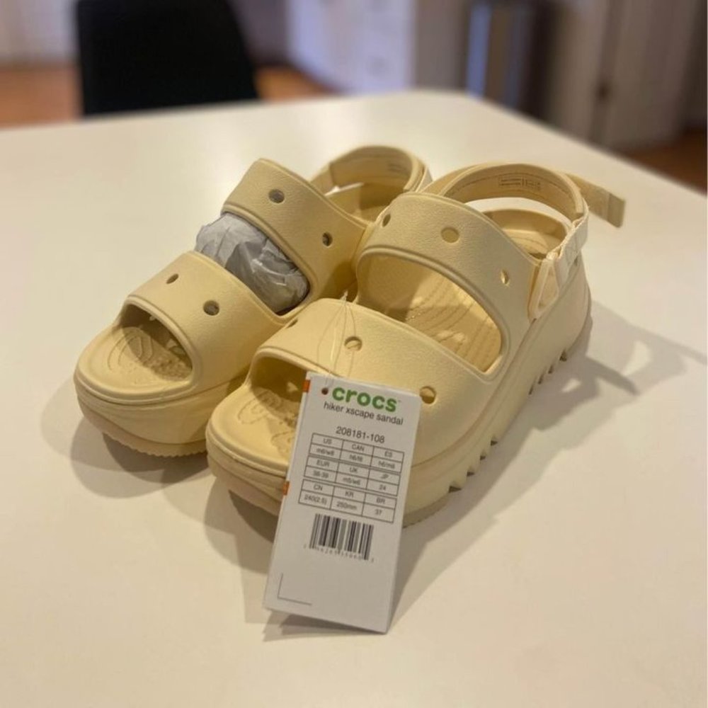 Crocs Hiker Xscape Sandal in Vanilla